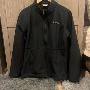Women's Columbia jacket - size L